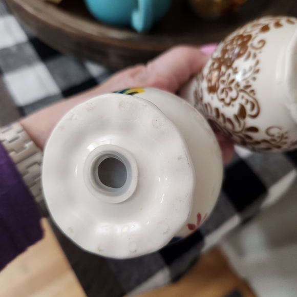 Pioneer Woman salt & pepper shakers floral Excellent condition - Picture 5 of 5